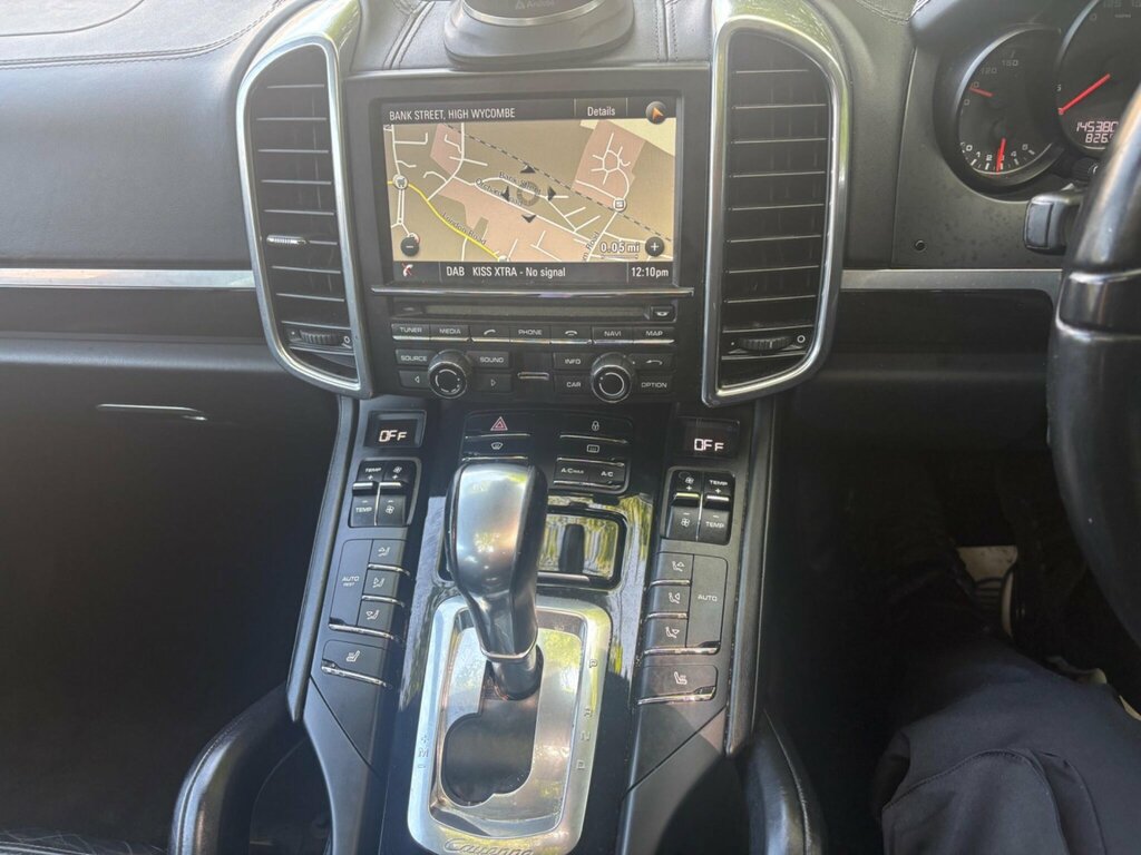 Porsche Cayenne D V6 Tiptronic Red #32