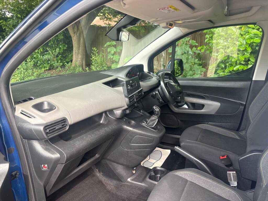 Peugeot Rifter Active Grey #30