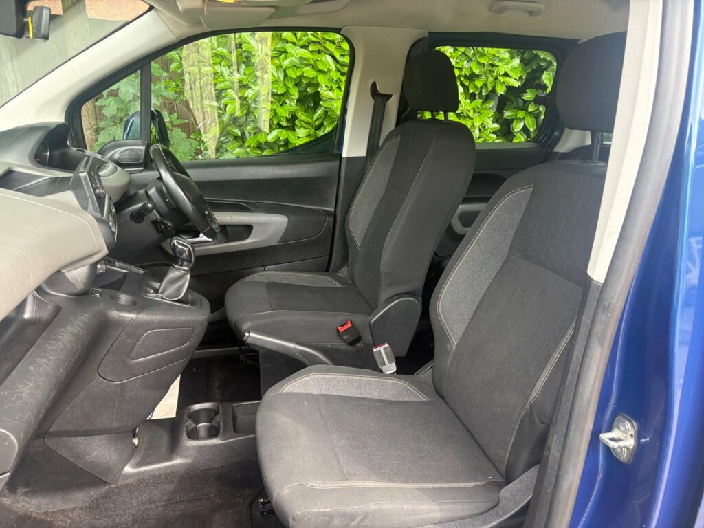 Peugeot Rifter Active Grey #32