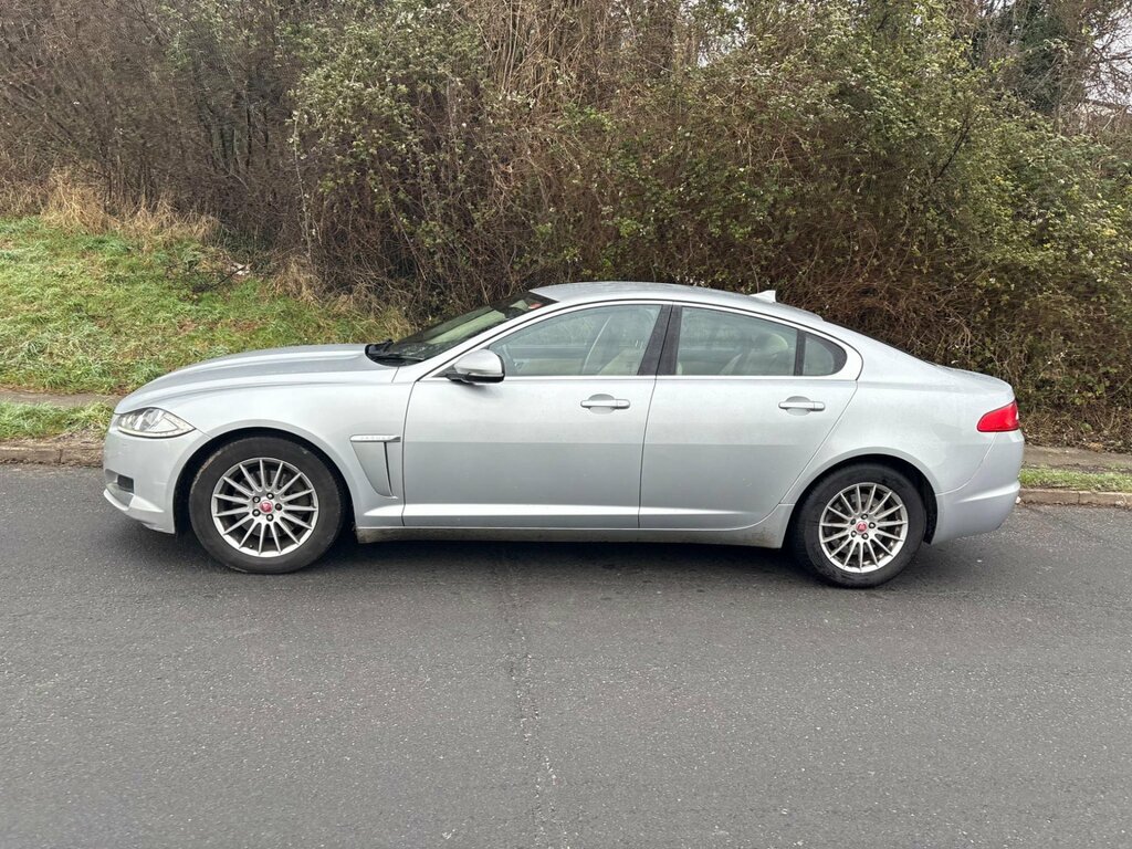 Jaguar XF 2.2D Se Euro 5 Ss Silver #2