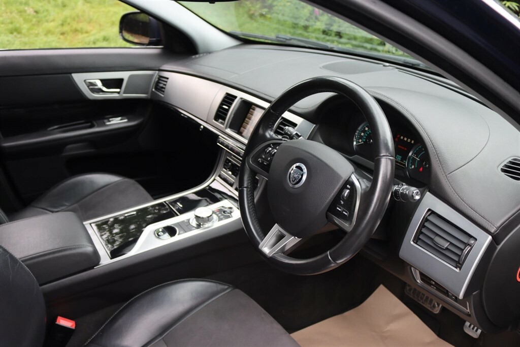 Jaguar XF 3.0D V6 Luxury Euro 5 Ss White #9