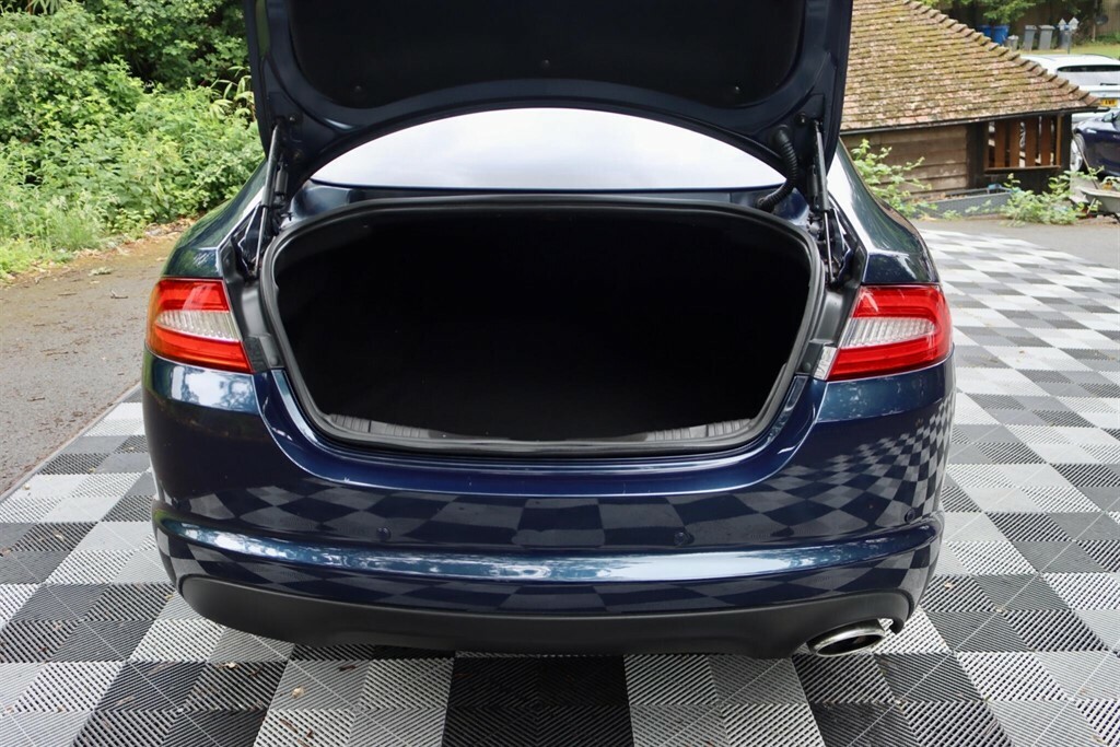 Jaguar XF 3.0D V6 Luxury Euro 5 Ss White #23