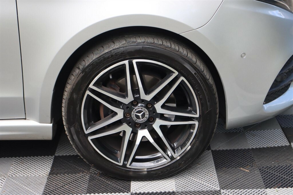 Mercedes-Benz V Class 2L Sport Black #26