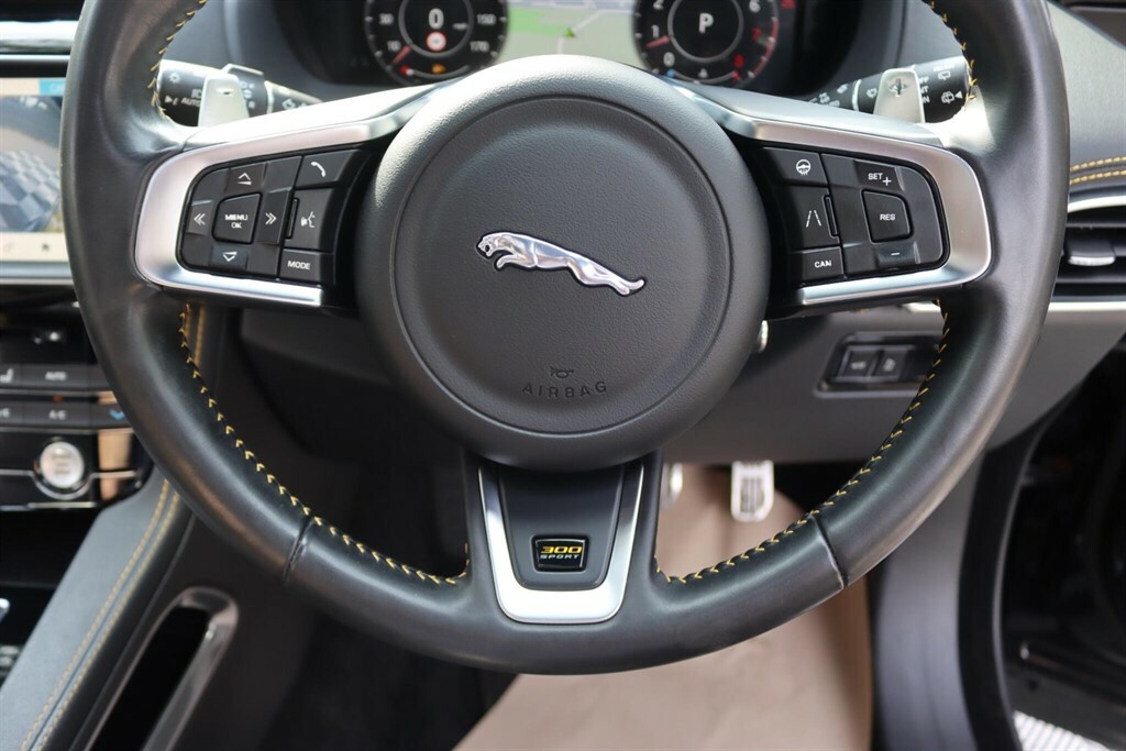 Jaguar F-Pace Chequered Flag Awd Grey #31