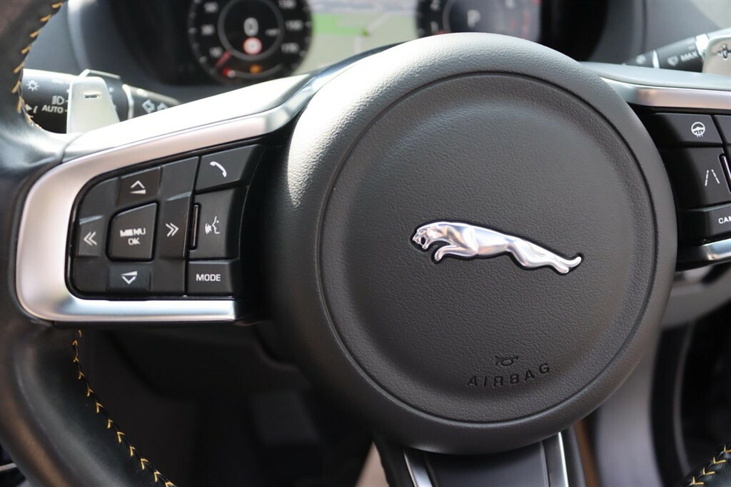 Jaguar F-Pace Chequered Flag Awd Grey #32
