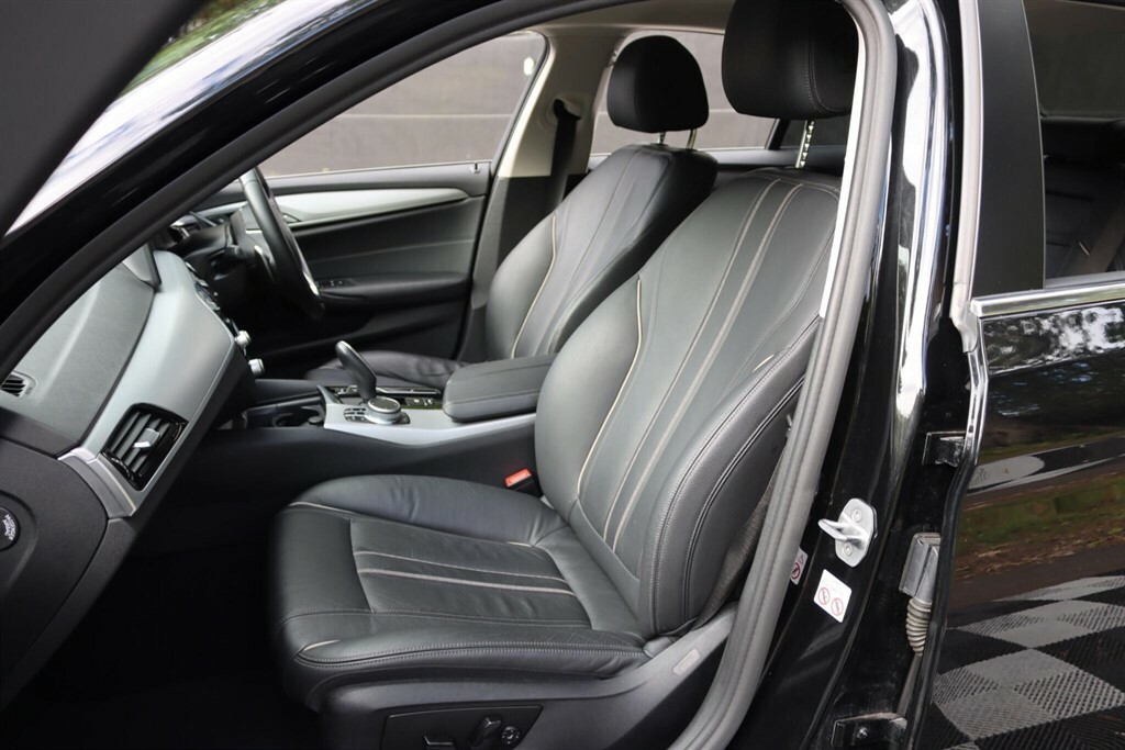 BMW 5 Series 2.0 520I Mht Se Steptronic Euro 6 Ss Black #4