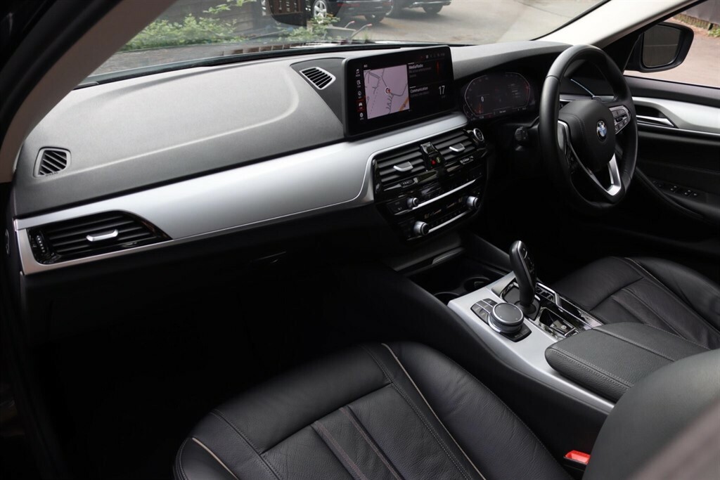 BMW 5 Series 2.0 520I Mht Se Steptronic Euro 6 Ss Black #5