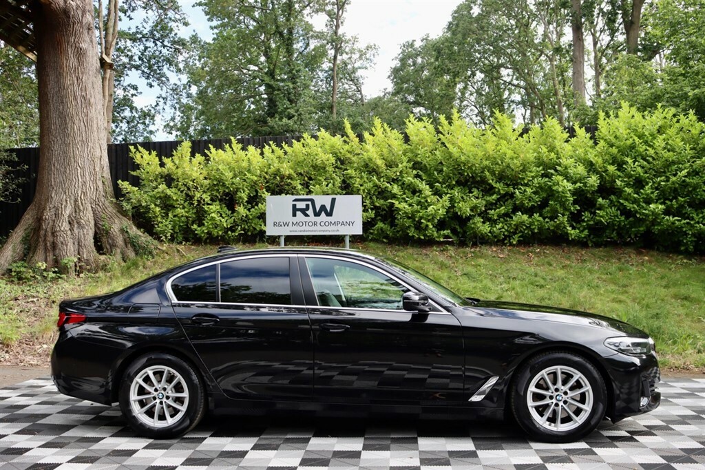 BMW 5 Series 2.0 520I Mht Se Steptronic Euro 6 Ss Black #2
