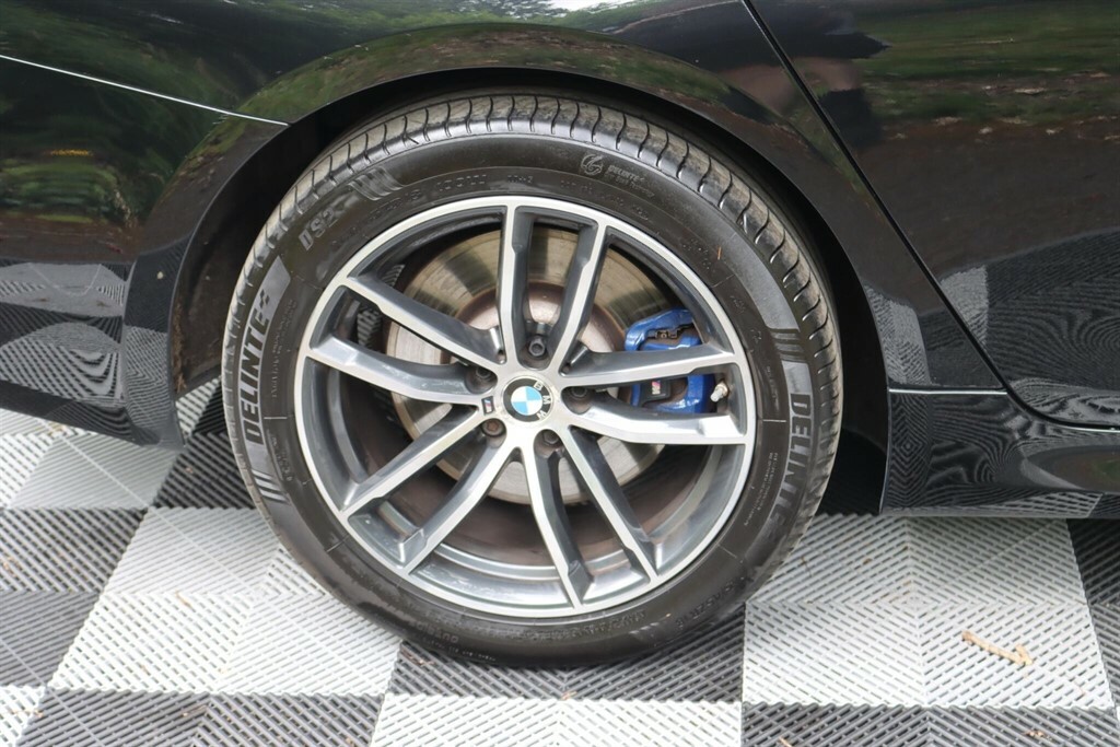 BMW 5 Series 530E M Sport Black #37