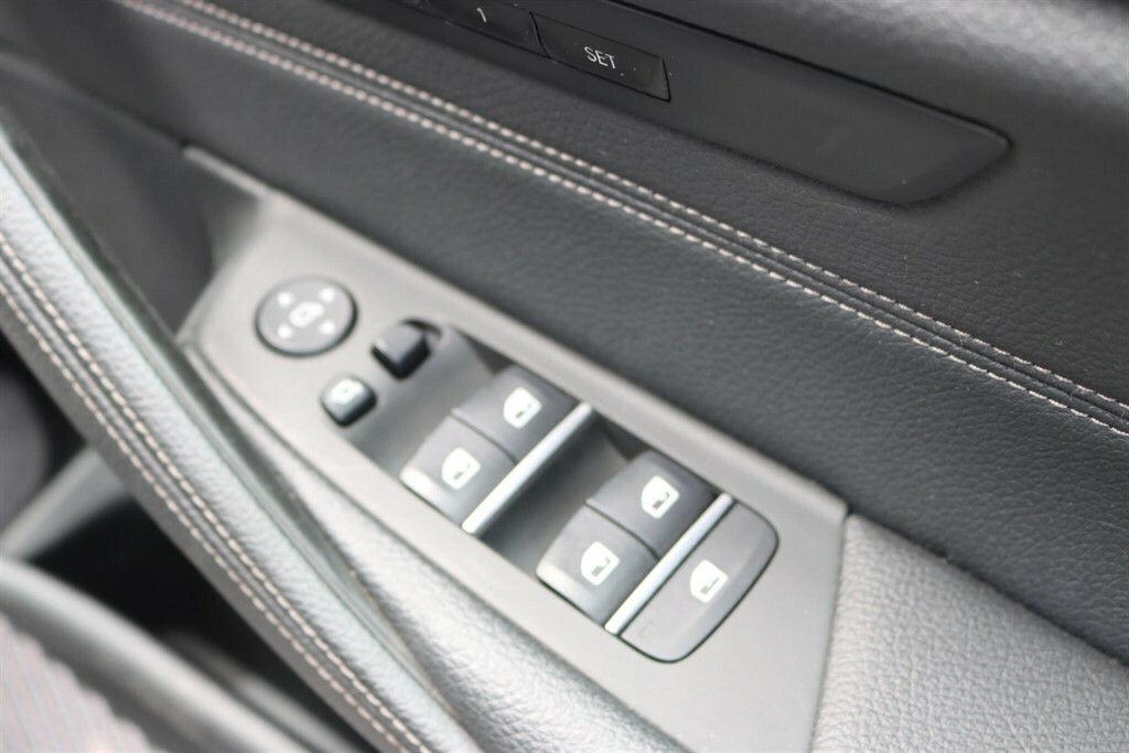 BMW 5 Series 530E M Sport Black #41