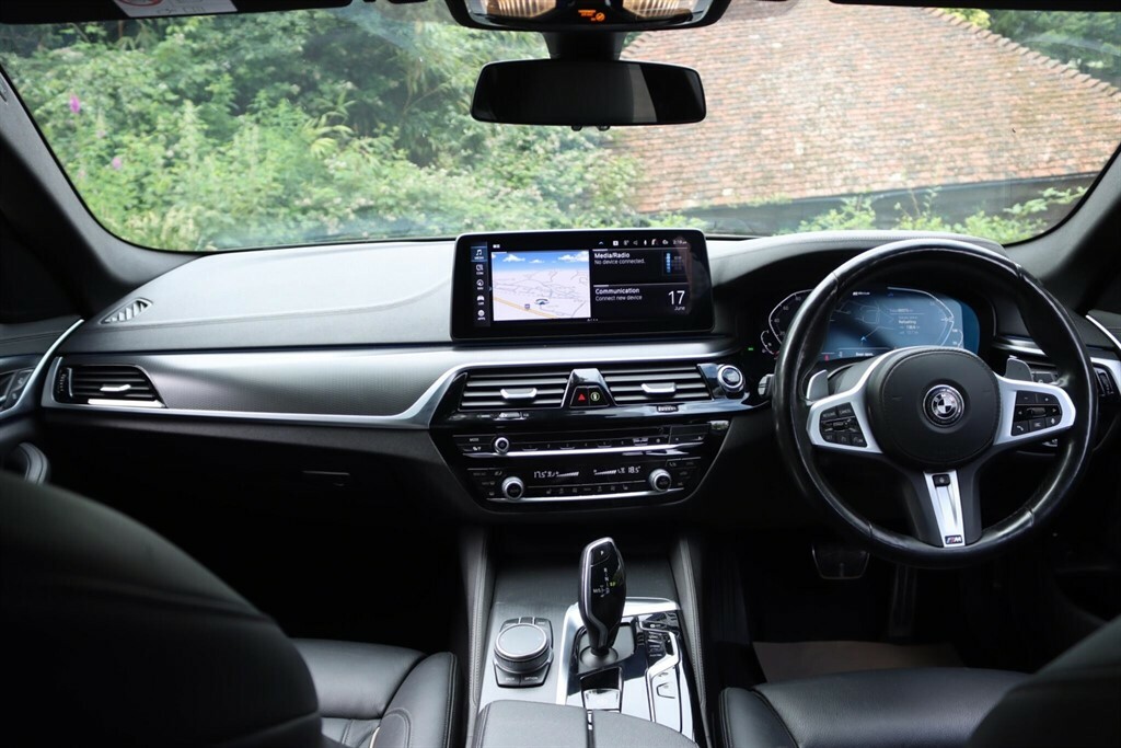 BMW 5 Series 530E M Sport Black #8