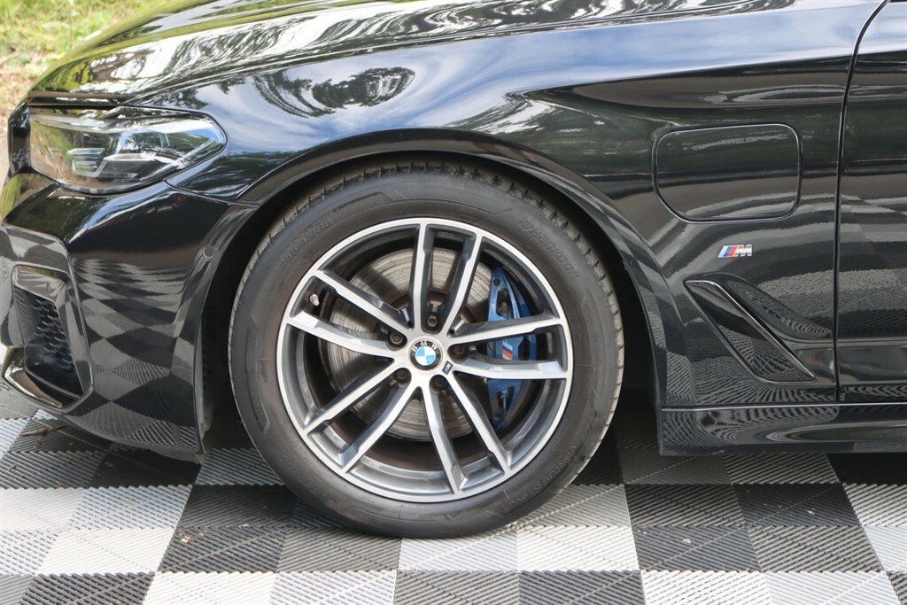 BMW 5 Series 530E M Sport Black #39
