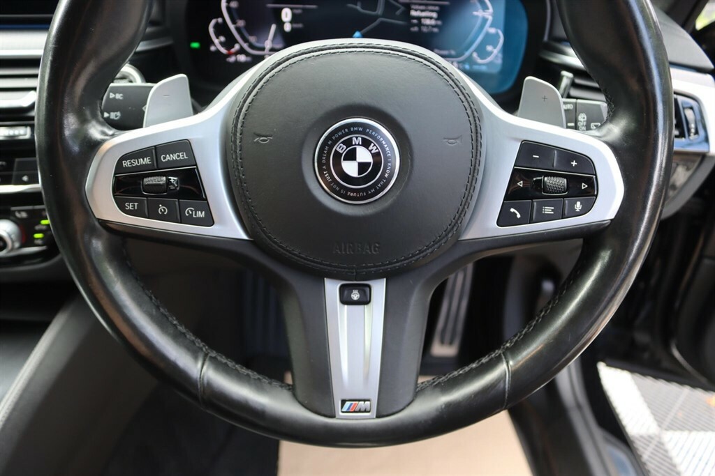 BMW 5 Series 530E M Sport Black #31