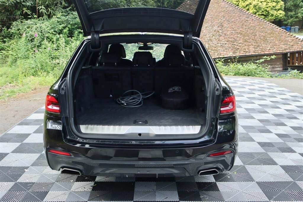 BMW 5 Series 530E M Sport Black #21