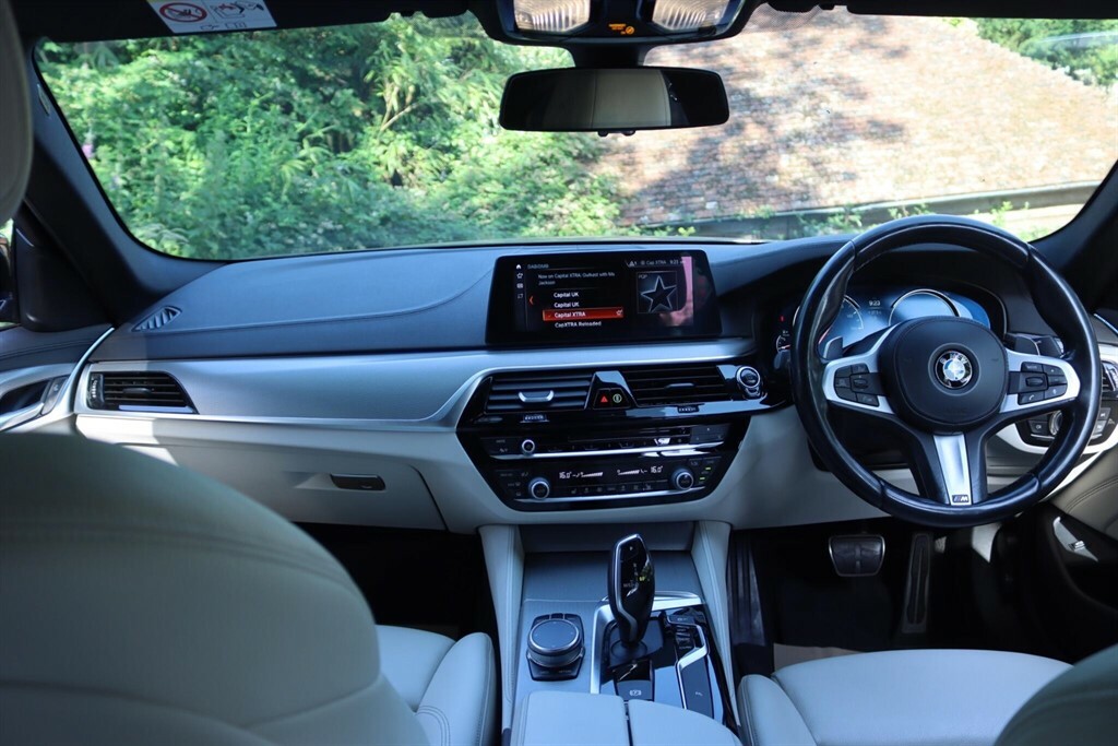 BMW 5 Series  Black #9