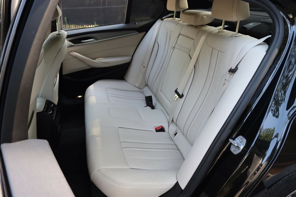 BMW 5 Series  Black #7