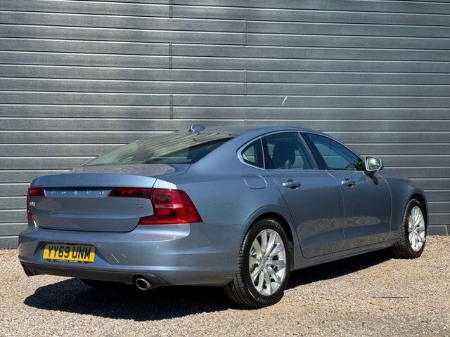 Volvo S90 2019 2.0 T4 Momentum Plus Saloon Blue #4