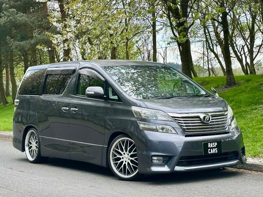 Toyota Vellfire Mpv 2.4Z Platinum Selection - Lovely Fresh Import Grey