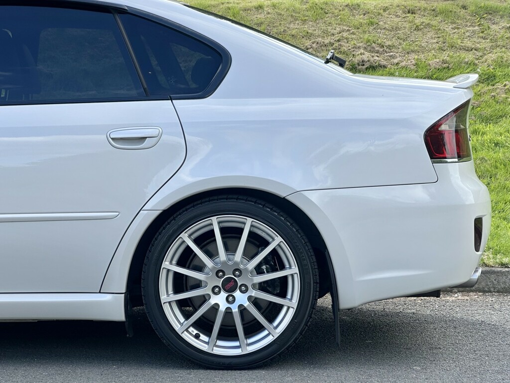 Subaru Legacy 2.0Gt Dit Eyesight Touring Wagon White #21