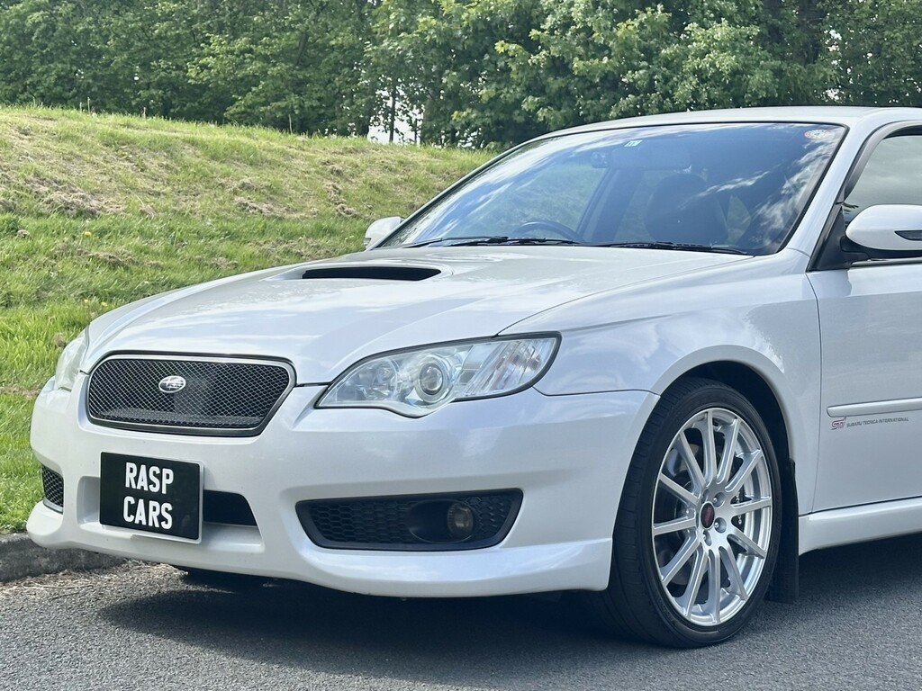 Subaru Legacy 2.0Gt Dit Eyesight Touring Wagon White #16