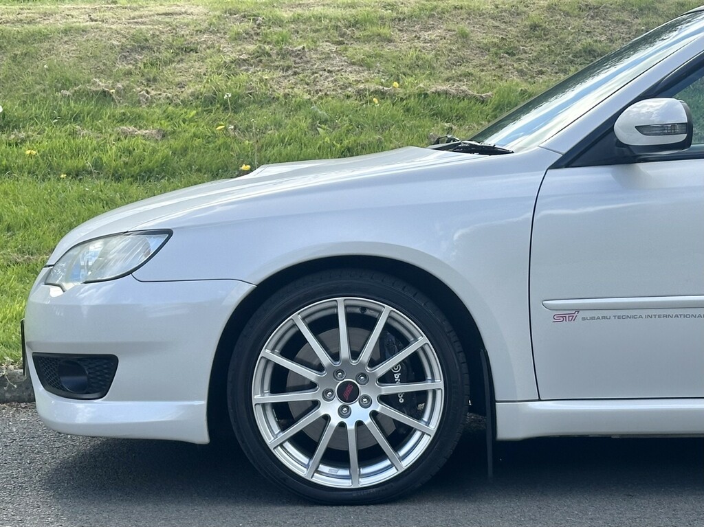 Subaru Legacy 2.0Gt Dit Eyesight Touring Wagon White #20