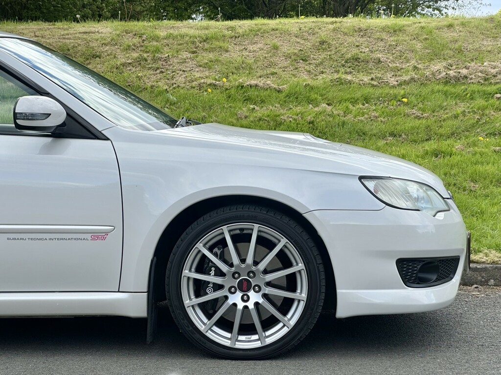 Subaru Legacy 2.0Gt Dit Eyesight Touring Wagon White #8