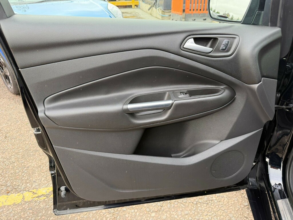 Ford Kuga Kuga Estate 2.0 Tdci St-line 2Wd EY17NCC Black #6