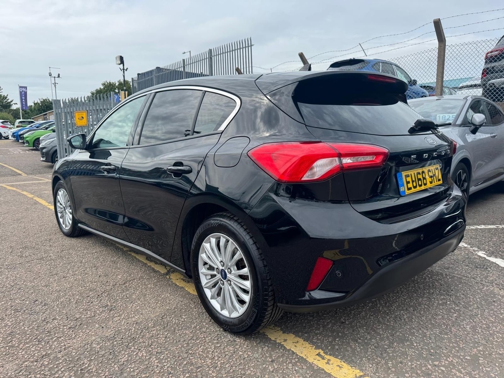 Ford Focus Focus Hatchback 1.0 Ecoboost 125 Titanium EU68SHZ Black #5
