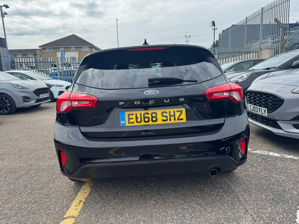 Ford Focus Focus Hatchback 1.0 Ecoboost 125 Titanium EU68SHZ Black #6