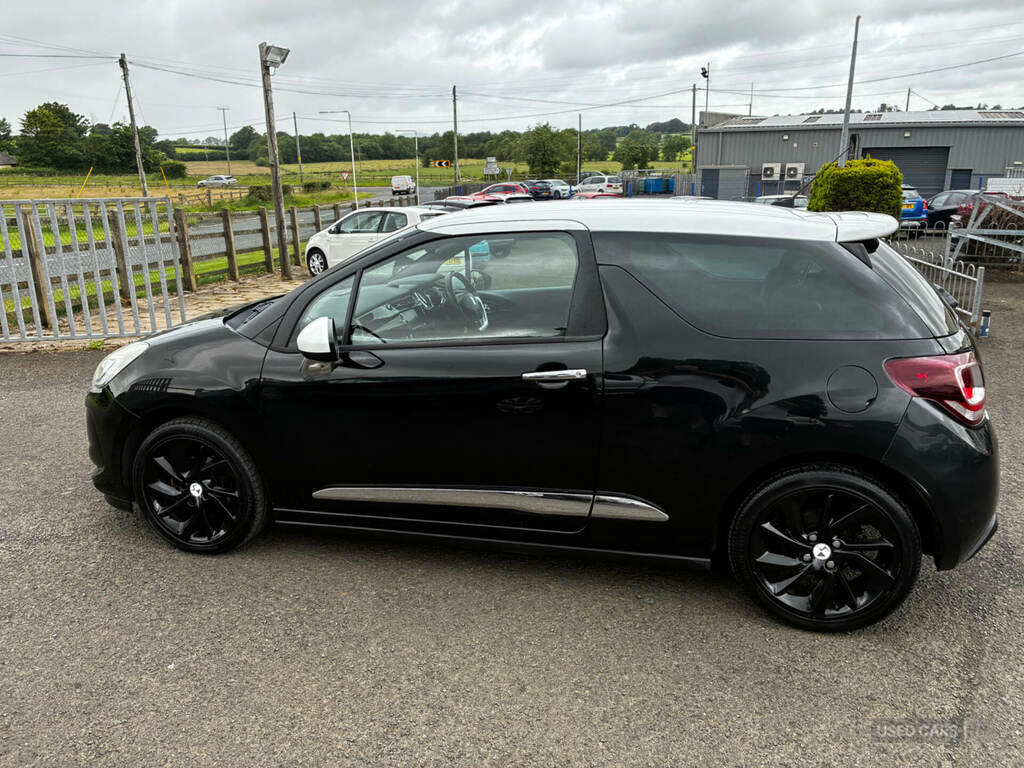 DS DS 3 1.6 Bluehdi 120 Prestige Black #4
