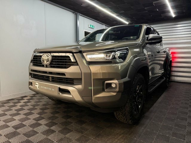 Toyota HILUX 2023 2.8 D-4d Invincible X Pickup Double Cab D Brown #3