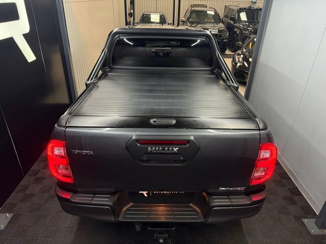 Toyota HILUX D-4d Active Extra Pickup White #63