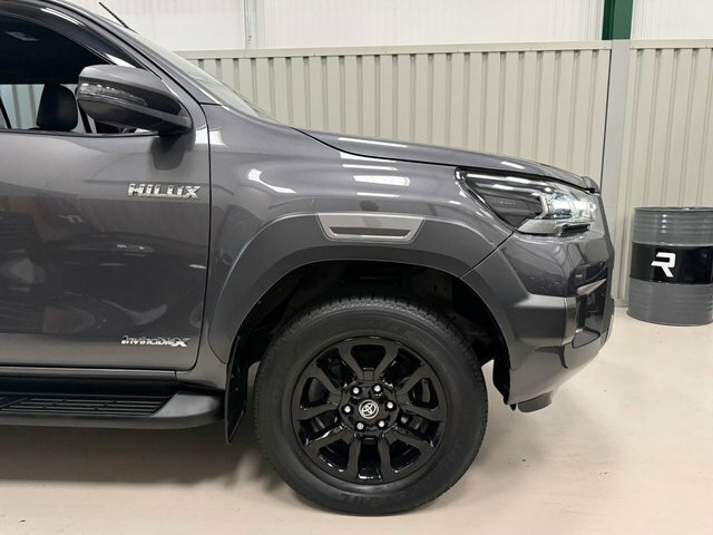 Toyota HILUX D-4d Active Extra Pickup White #67