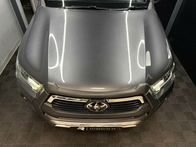 Toyota HILUX D-4d Active Extra Pickup White #12