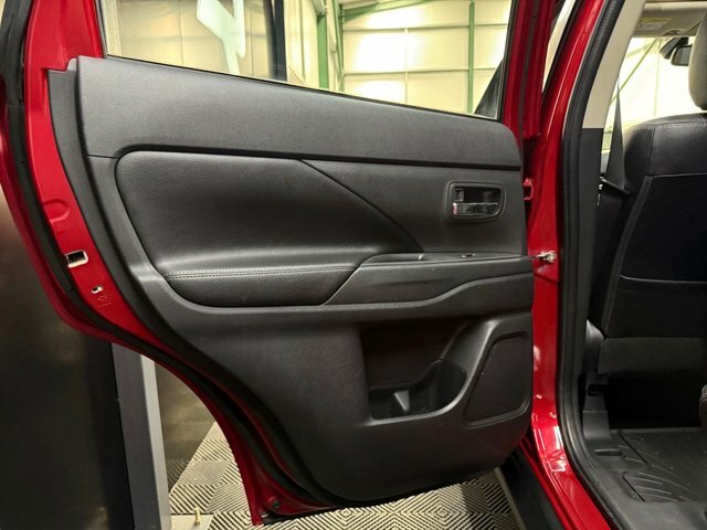 Mitsubishi Outlander 4Hs Silver #29