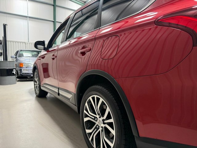 Mitsubishi Outlander 4Hs Silver #71