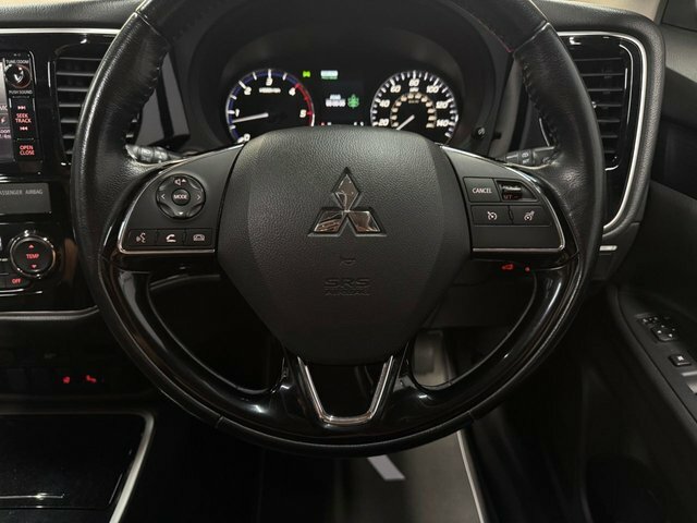 Mitsubishi Outlander 4Hs Silver #49