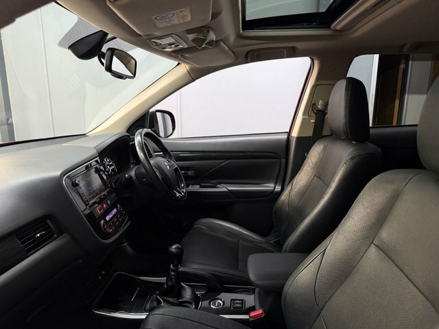 Mitsubishi Outlander 4Hs Silver #61