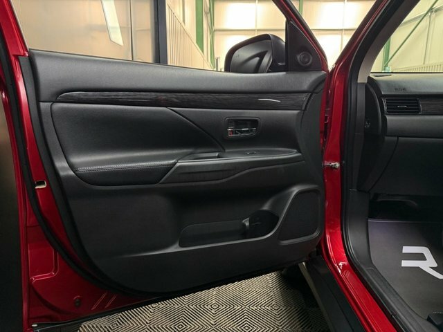 Mitsubishi Outlander 4Hs Silver #30