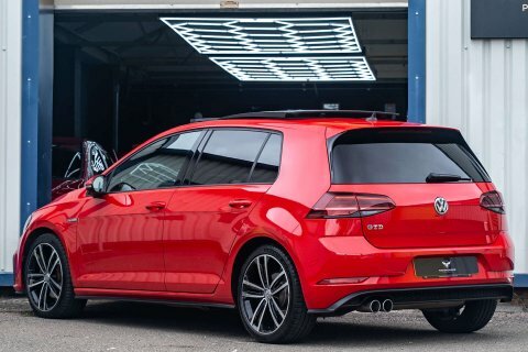 Volkswagen Golf 2.0 Golf Gtd RF19TYO Red #2