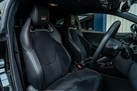 Toyota Yaris Yaris 1.6 Gr KV71XGR Black #4