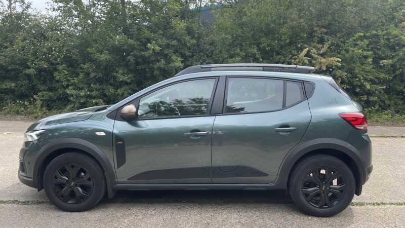 Dacia Sandero Stepway Stepway 1.0 Tce 90 Extreme Au AY24VLC Green #4