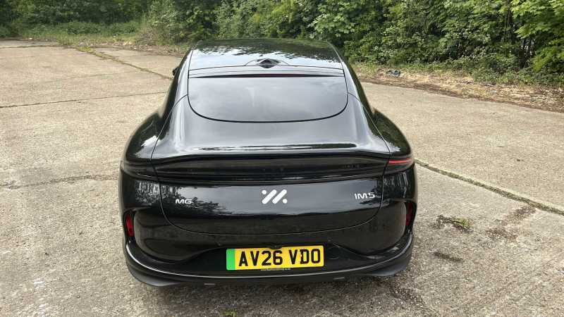 MG IM5 Performance Awd Black #4