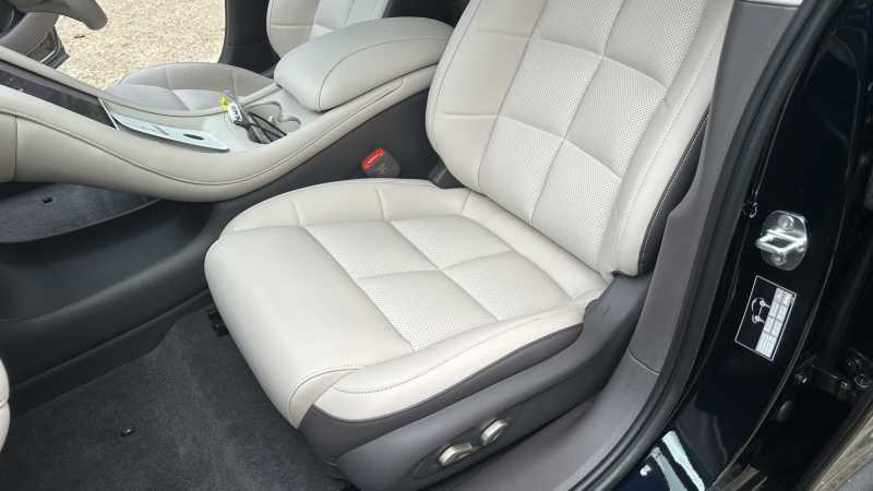 MG IM5 100Kwh Long Range Saloon #22
