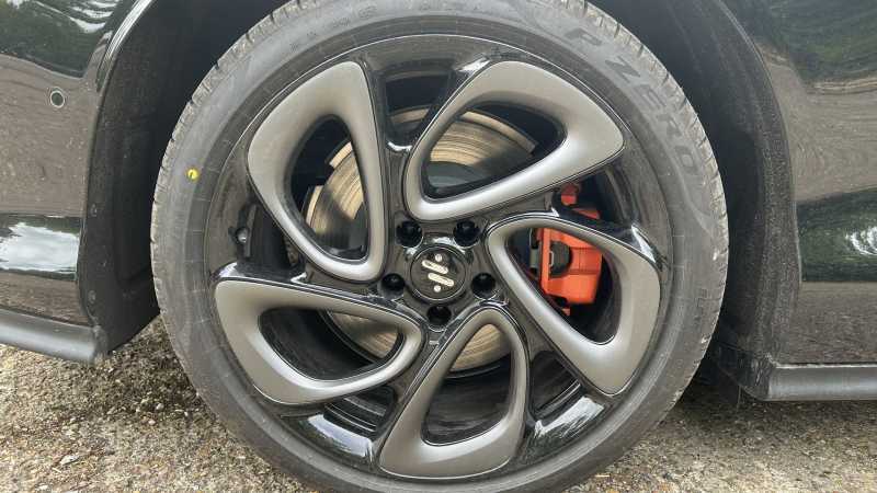 MG IM5 Performance Awd Black #5