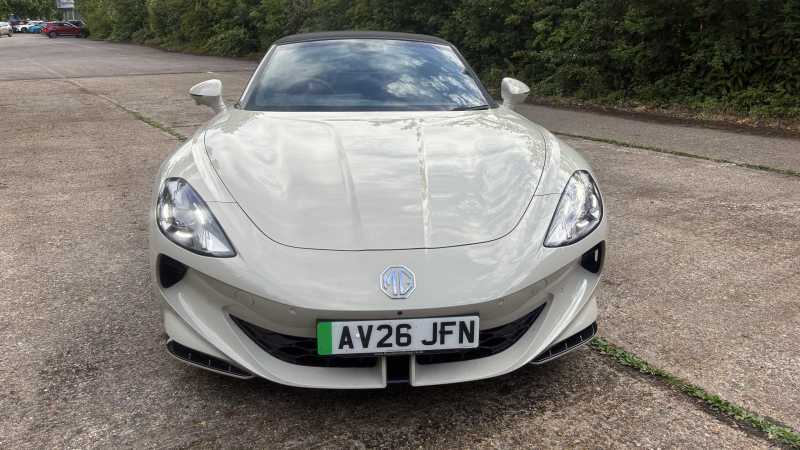 MG Cyberster Gt Ev Awd White #4