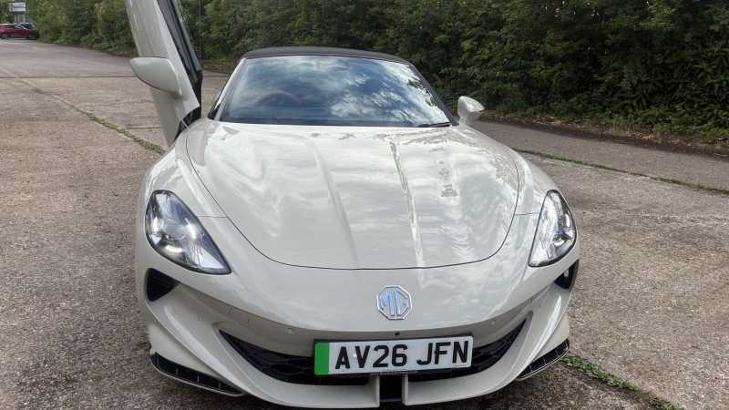 MG Cyberster Gt Ev Awd White #3