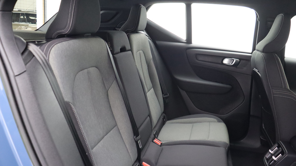 Volvo XC40 B3 P Core Cruise Control, Park Assist, Apple Ca YX23HRA #6