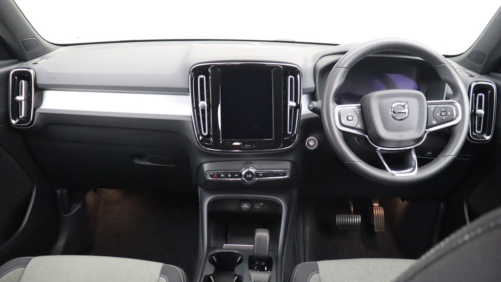 Volvo XC40 B3 P Core Cruise Control, Park Assist, Apple Ca YX23HRA #5