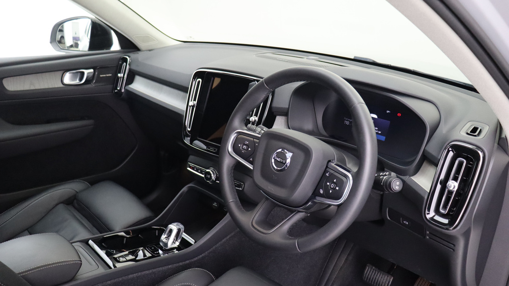Volvo XC40 B4 P Ultimate Dark Sunroof, Harmankardon Sound YY23GZS  #4